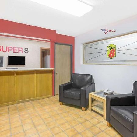 Super 8 By Wyndham Butler Hotel ภายนอก รูปภาพ